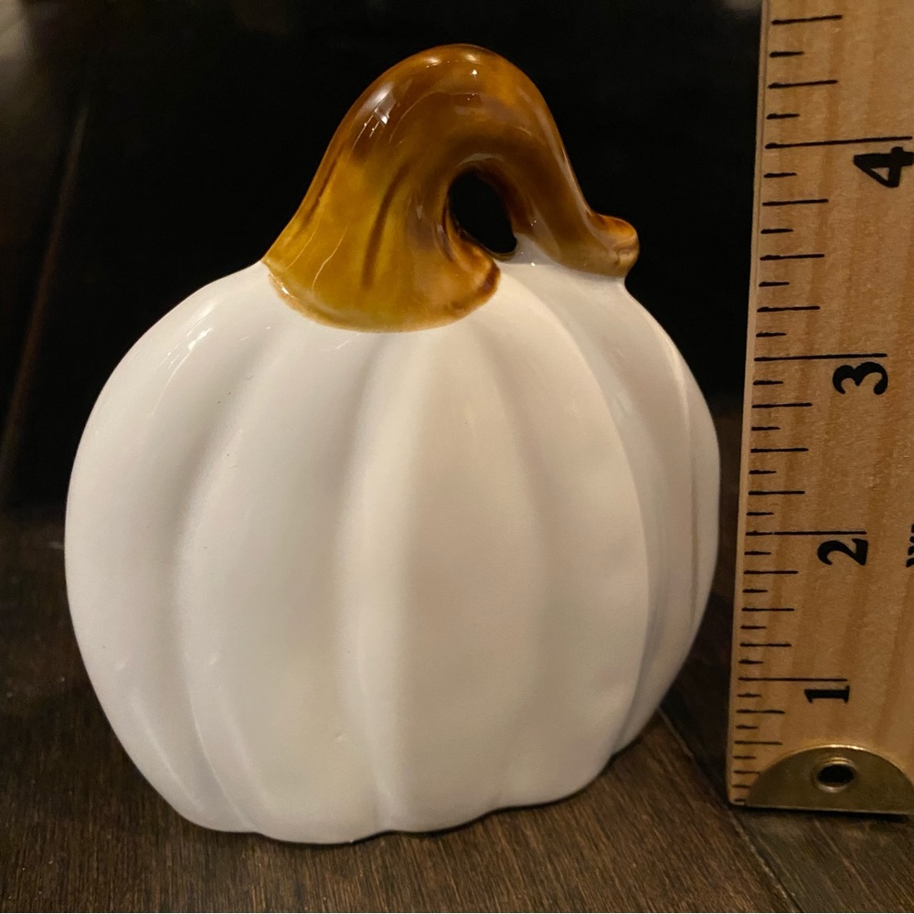 💜3/$15 Halloween Decorations - Picture 3 of 11